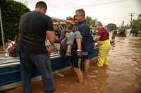Καταστροφικές πλημμύρες στη Βραζιλία – 70.000 πολίτες εγκατέλειψαν τα σπίτια τους