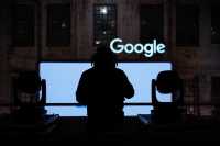 H γερμανική κυβέρνηση πληρώνει εκατομμύρια ευρώ για να διαφημίζεται στην Google