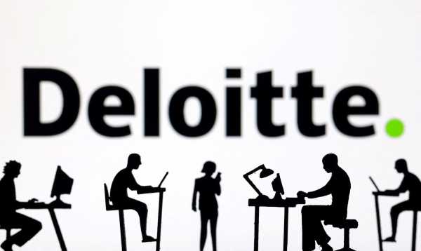 Μνημόνιο συνεργασίας Deloitte και Πανελλήνιας Ομοσπονδίας Ξενοδόχων