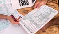 Φορολογικές δηλώσεις: Στο ΦΕΚ το βασικό έντυπο Ε1 – Οι «καυτοί» κωδικοί για τους ελεύθερους επαγγελματίες