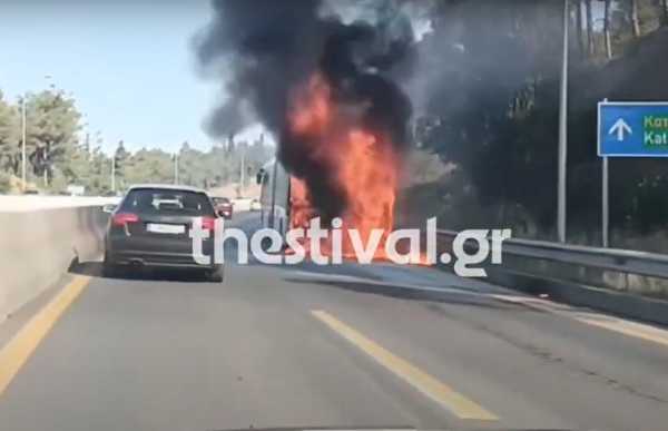 Θεσσαλονίκη: Φωτιά σε αστικό λεωφορείο στον Περιφερειακό