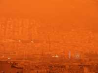 Αφρικανική σκόνη: Το CNBC μεταδίδει εικόνες της «πορτοκαλί» Αθήνας