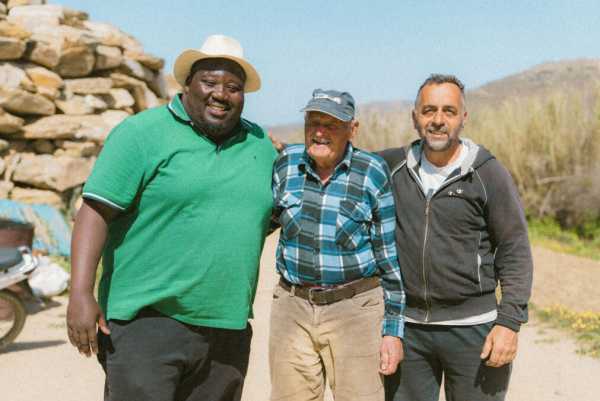 «Φτάσαμε»: Ο Ζερόμ Καλούτα ταξιδεύει στην ιδιαίτερη Τήνο